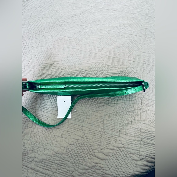 By Fair Dulce Long Metallic Leather Shoulder Bag green - Picture 11 of 16